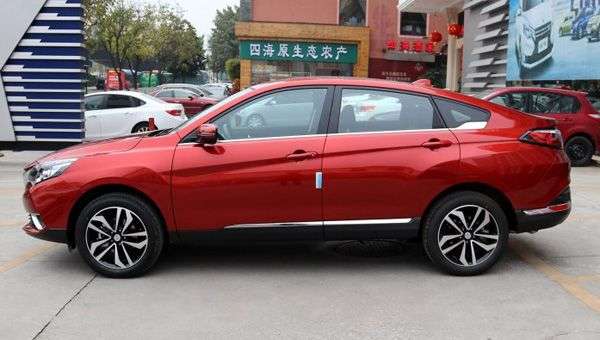 Соплатформенника Nissan Murano — Venucia T90 набирає популярність в Китаї