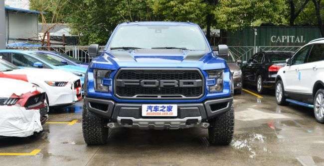 У Китаї стартували продажі екстремального пікапа від Ford