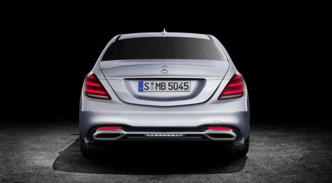 Mercedes-Benz представив оновлений седан S-Class в Шанхаї
