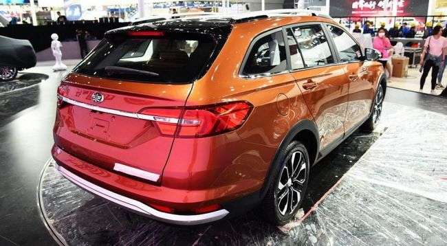 Китайська FAW презентувала седан і універсал підвищеної прохідності в стилі Volkswagen