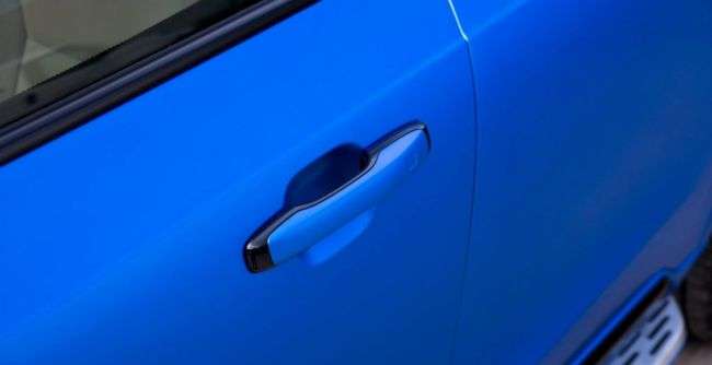 Позашляховик Volvo XC90 отримав ексклюзивний забарвлення кузова — Satin Perfect Blue
