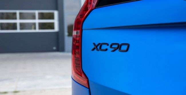 Позашляховик Volvo XC90 отримав ексклюзивний забарвлення кузова — Satin Perfect Blue