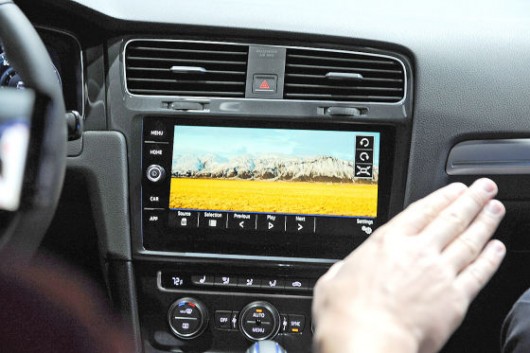Чи замінить технологія управління жестами тПорадиційні кнопки або сенсорні панелі в автомобілях