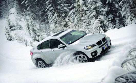 6 порад для безпечного управління автомобілем в снігопад