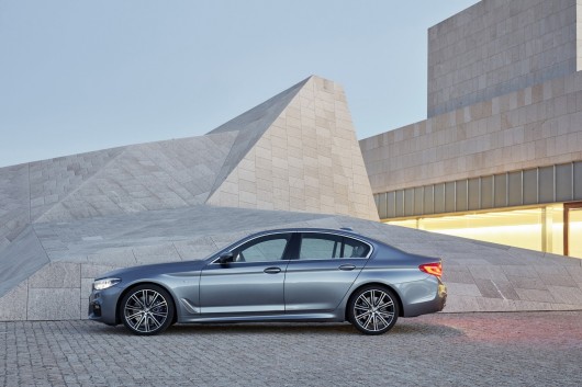 Фотографії та перші технічні характеристики нового BMW 5 Series