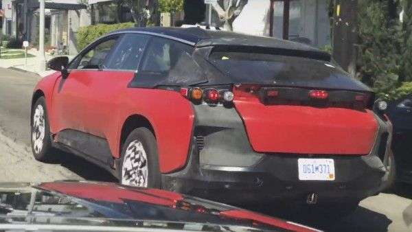 Faraday Future проводить дорожні тести головного конкурента Tesla Model X