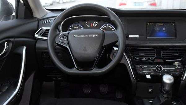 Соплатформенника Nissan Murano — Venucia T90 набирає популярність в Китаї