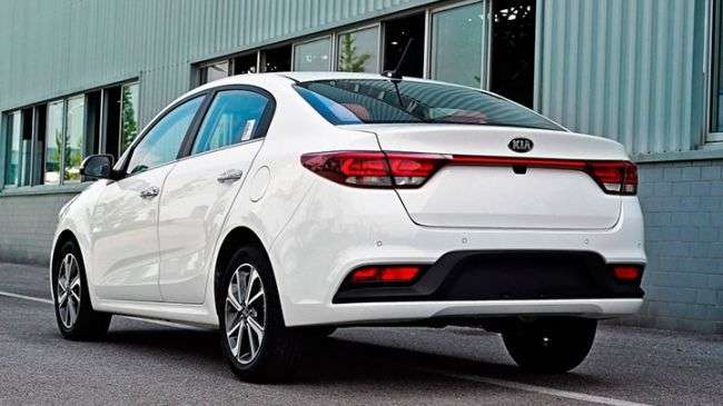 Названі терміни старту продажів нового покоління Kia Rio в Росії