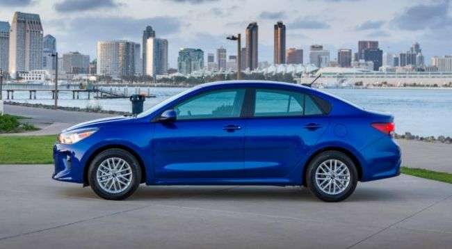 Хетчбек і седан KIA Rio нового покоління офіційно дебютували в Нью-Йорку