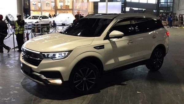 Zotye Т500 розсекретили до премєри на «живих» фото