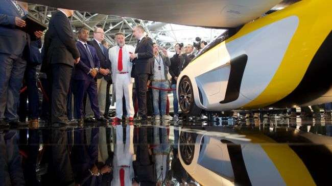 На автошоу в Монако відбулася премєра літаючого автомобіля AeroMobil