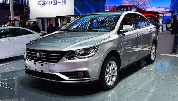 FAW в Шанхаї показала новий седан на базі Volkswagen Jetta