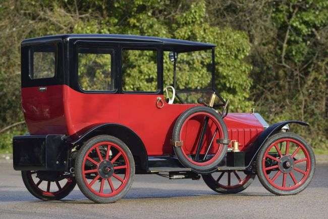 Столітню модель Mitsubishi Model A перетворять на сучасний гібрид