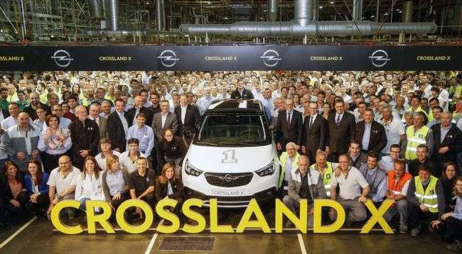 Новітній кросовер Opel Crossland X встав на конвеєр в Іспанії