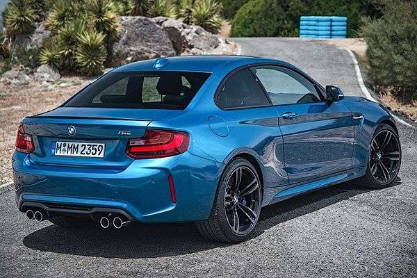 Оновлене купе BMW M2 розсекретили на фото до премєри