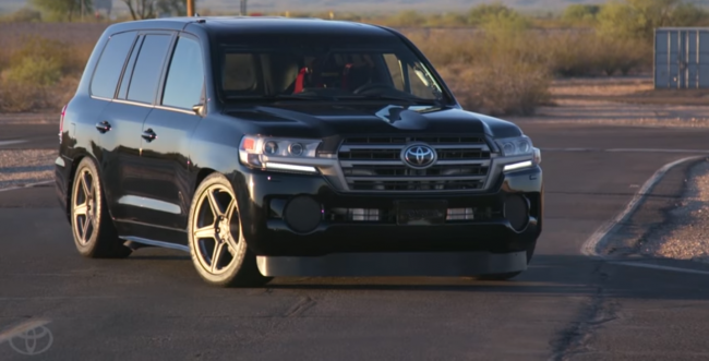 Позашляховик Toyota Land Cruiser з 2000-сильним мотором розігнали до 370 км на годину