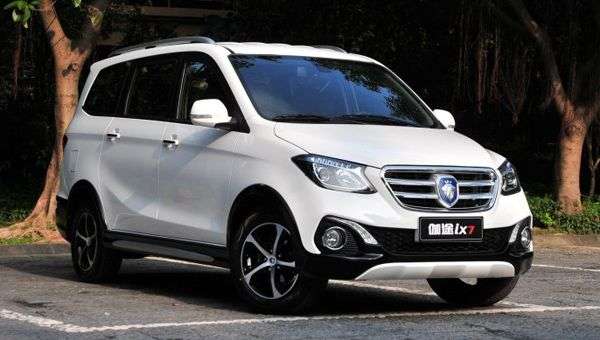 Восени в Росії зявиться головний конкурент Lada Largus від Foton
