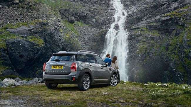 У нового кросовера MINI Countryman зявилися нові базові версії