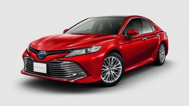 Toyota представила нове покоління Camry для ринку Японії