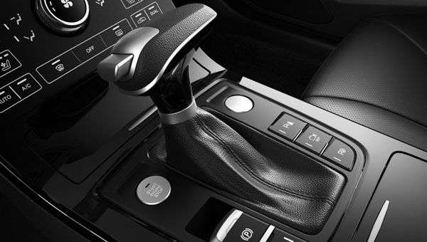 Mazda 6 перетворили в преміальний седан Hongqi H5