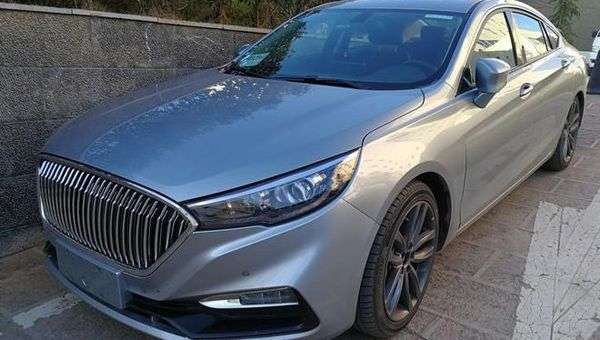 Mazda 6 перетворили в преміальний седан Hongqi H5