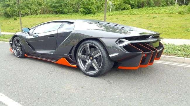 Перший Lamborghini Centenario дістався до Великобританії