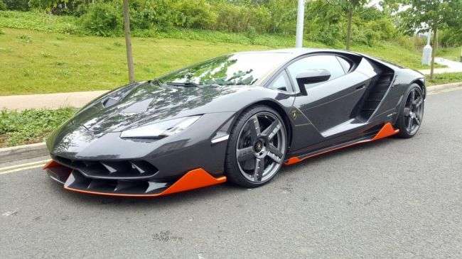 Перший Lamborghini Centenario дістався до Великобританії