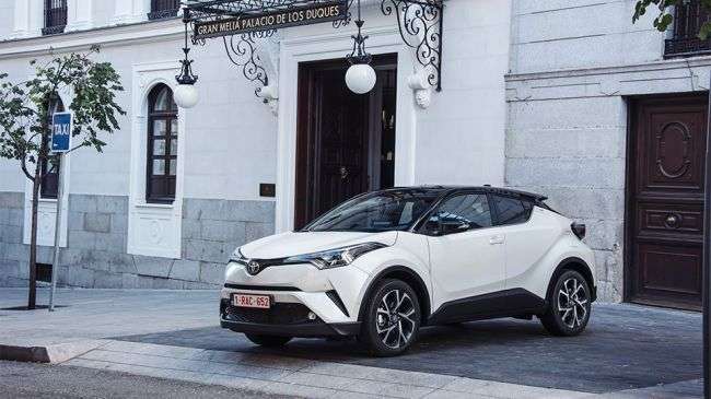 Названа дата старту продажів нового Toyota C-HR в Росії