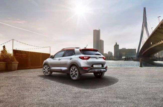 Компанія Kia офіційно презентувала новий хетчбек Stonic