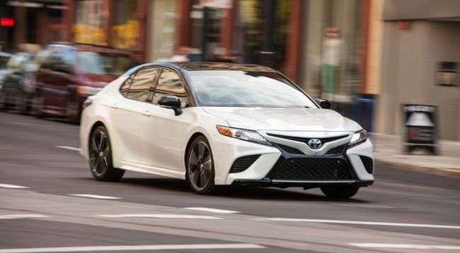 Toyota Camry отримала цінник і готується до продажу в США