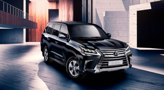 Компанія Lexus почала продаж оновленого позашляховика LX