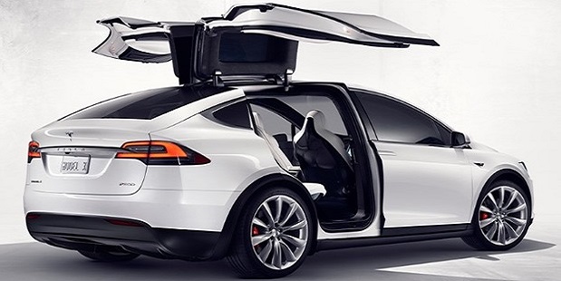 Тесла Model X стане дешевше