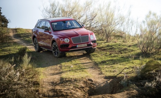 2017 Bentley Bentayga: Огляд позашляховика