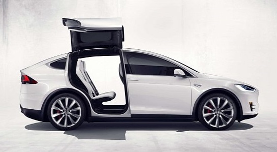 Підтримана Тесла Model X за ціною дорожче нової
