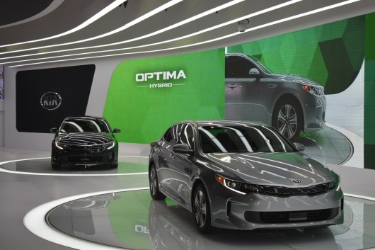 2017 Kia Optima Hybrid на автосалоні в Чикаго 2016