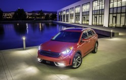 2017 Kia Niro (Hybrid Crossover) на автосалоні в Чикаго 2016