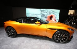 Aston Martin DB11 на автосалоні в Женеві 2016