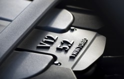 Aston Martin DB11 на автосалоні в Женеві 2016