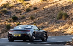 Aston Martin DB11 на автосалоні в Женеві 2016