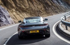 Aston Martin DB11 на автосалоні в Женеві 2016