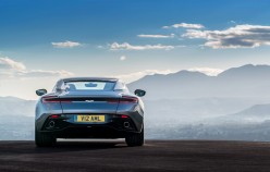 Aston Martin DB11 на автосалоні в Женеві 2016