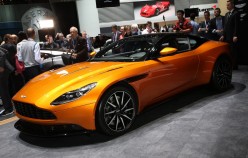 Aston Martin DB11 на автосалоні в Женеві 2016