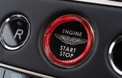 Aston Martin DB11 на автосалоні в Женеві 2016