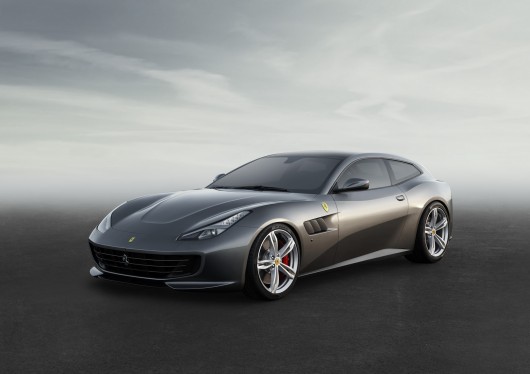 Ferrari GTC4Lusso на автосалоні в Женеві 2016