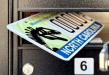 Водії Північної Кароліни тепер можуть прикрашати свої номерні знаки Хижаком за 110 мільйонів доларів