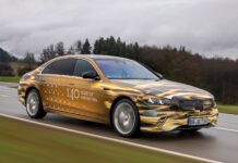 Mercedes-Benz повністю переробляє S-Class за допомогою високопродуктивного V8
