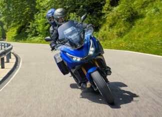 Honda NT1100: la Tourer giapponese sorprendentemente pratica