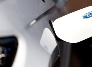 Processo Jeep 4xe: Proprietários exigem indenização por baterias híbridas defeituosas