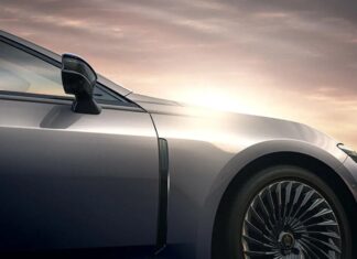 Toyota Crown, Которого Мы Заслуживаем: Почему Япония Получает Роскошный Седан, Которого Нет в Америке