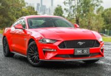 Ford Mustang: Відкликання через дефект програмного забезпечення, пов’язаного з попередженням про низький рівень гальмівної рідини